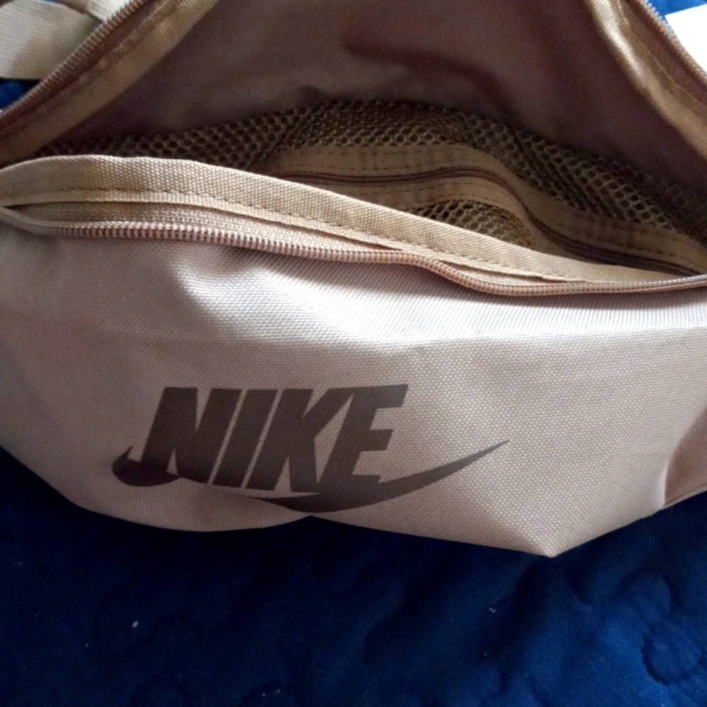 Nike fanny pack unisex never worn in beige  brown nike logo